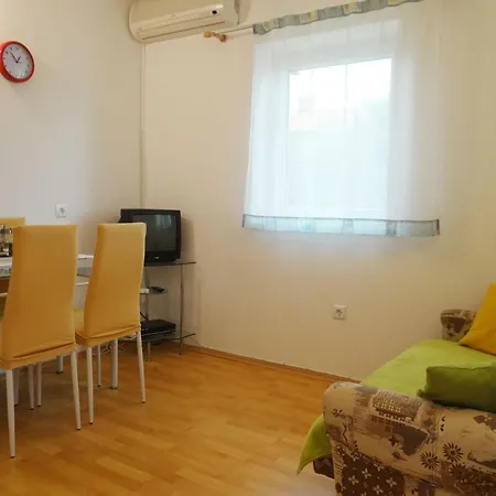 Bright Krk With Balcony And Proximity - One Bedroom *